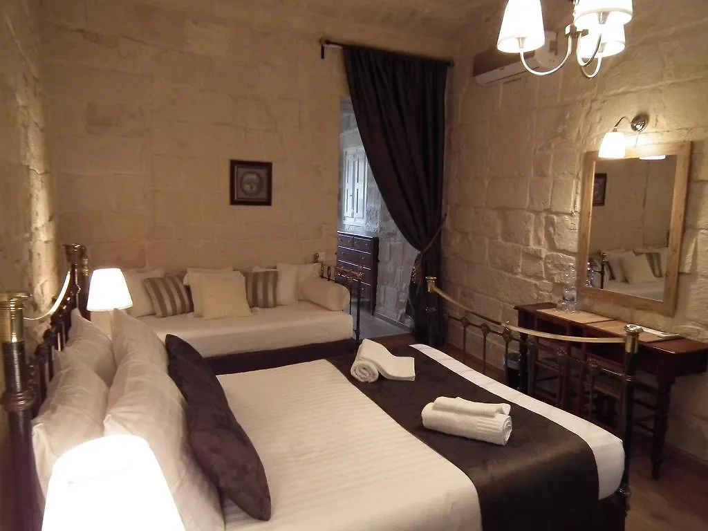 Loggia Mariposa Bed & Breakfast Naxxar 4*,  Malta